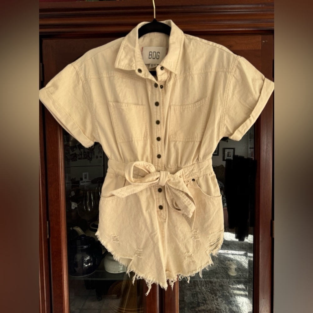 Urban Outfitters BDG Devin Distressed Denim Cream Romper - Picture 6 of 11